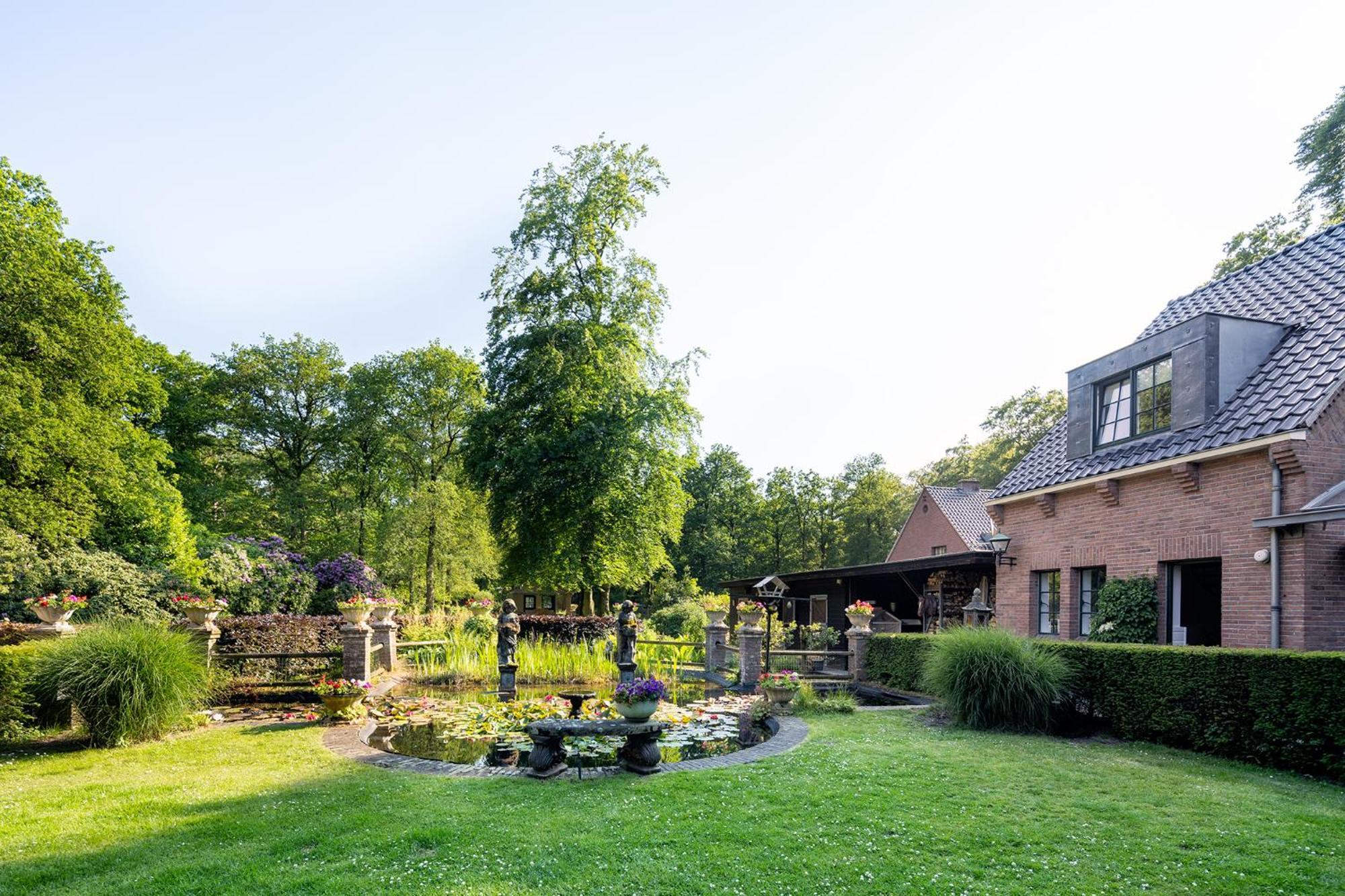 Londons Cottage Хилверсъм Екстериор снимка